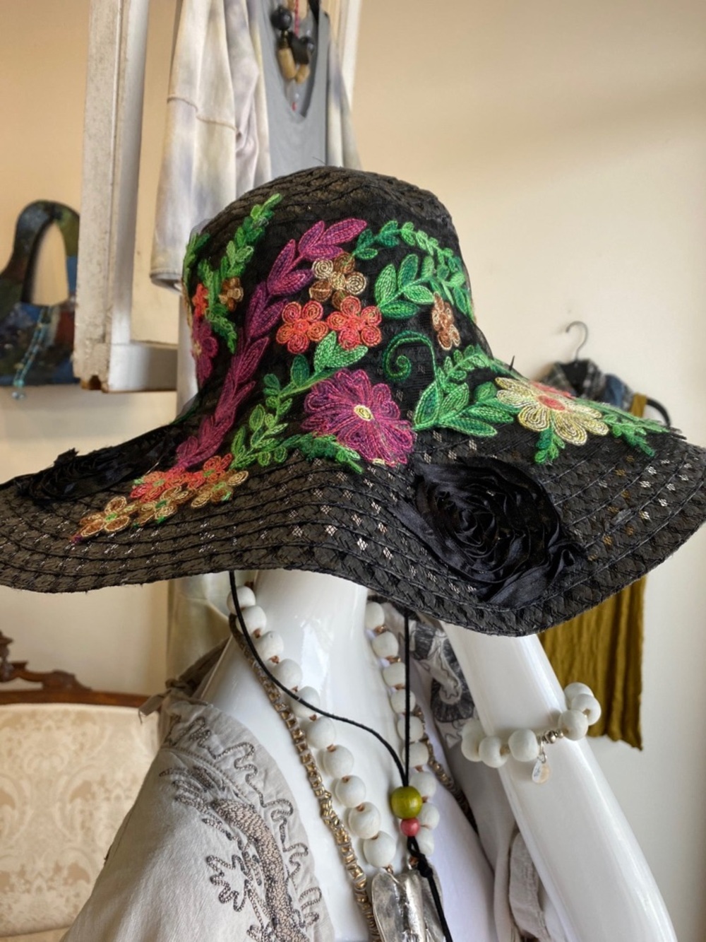 Petrushka Black Floral Embroidered Wide-Brim Sun Hat